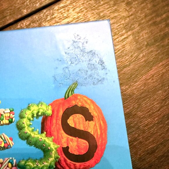 Guinness World Records 2025 Book - Picture 8 of 8